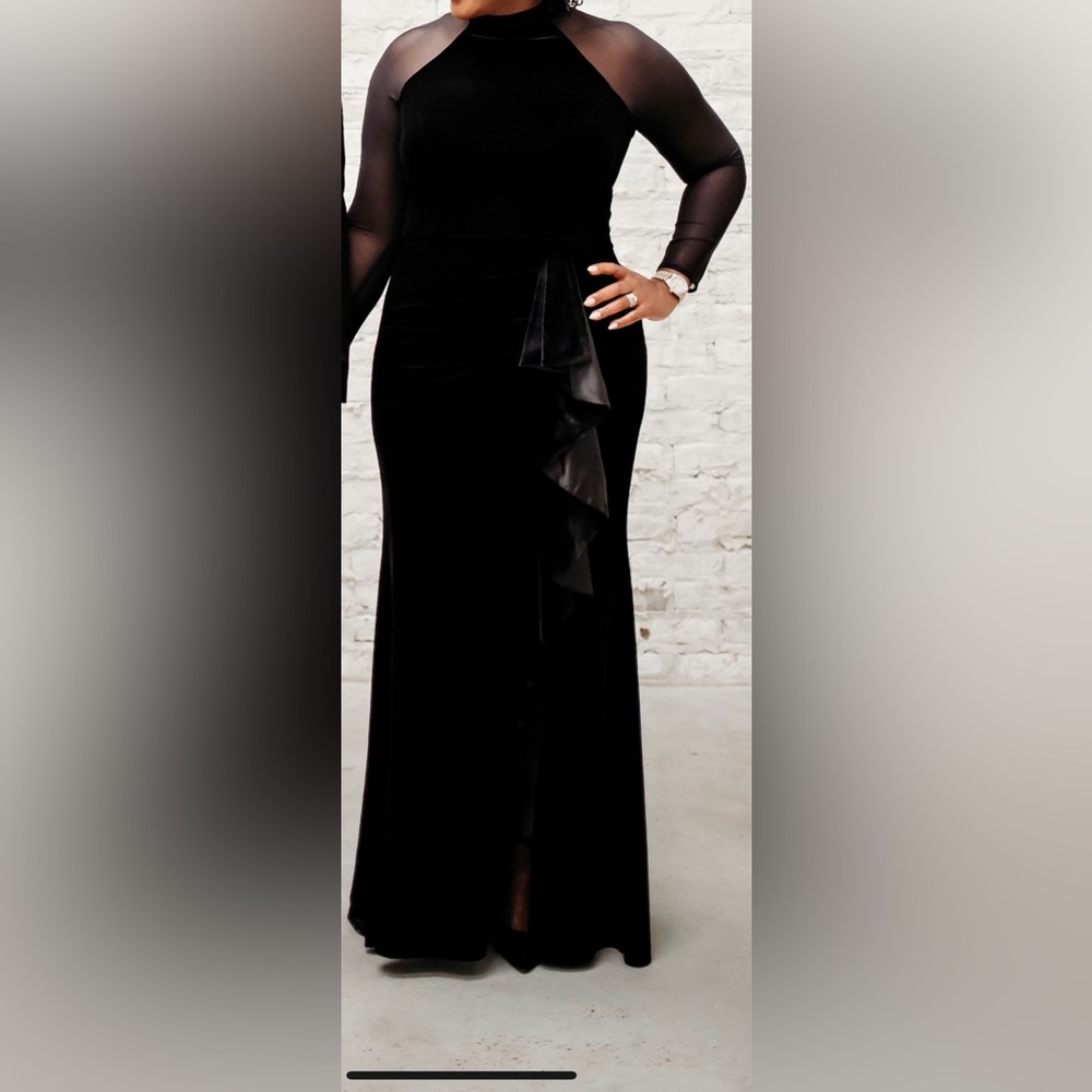 Betsy & Adam Women's Long Sleeve Mesh/Velvet Black Halter Gown